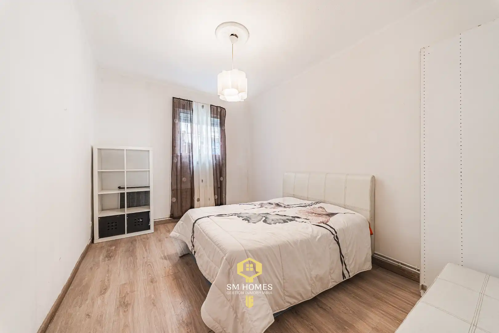 Bedroom of Flat for sale in Madrid  with Air Conditioner, Heating and Oven