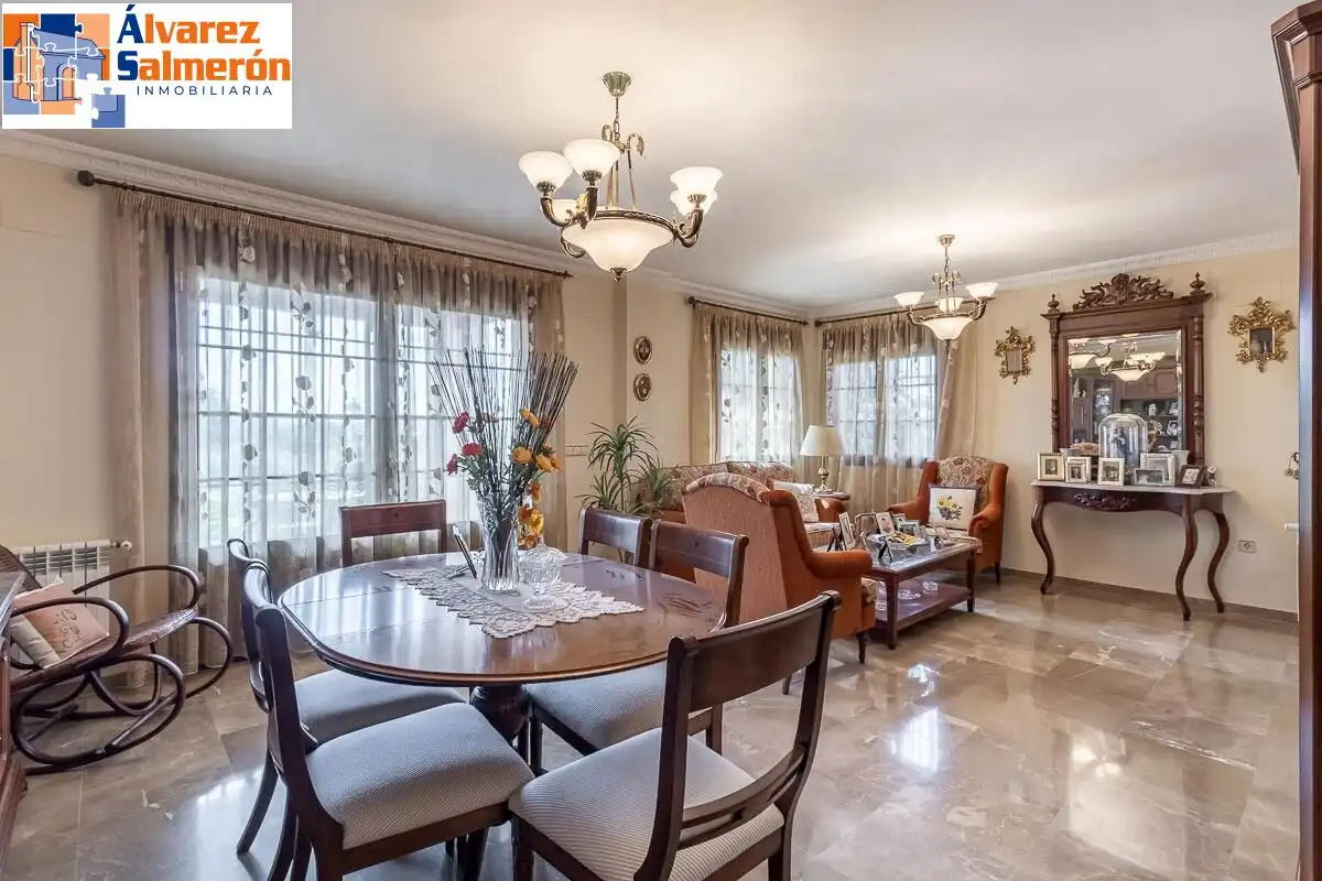 Casa con jardín en venta en Calle MARIANA PINEDA, imagen 8