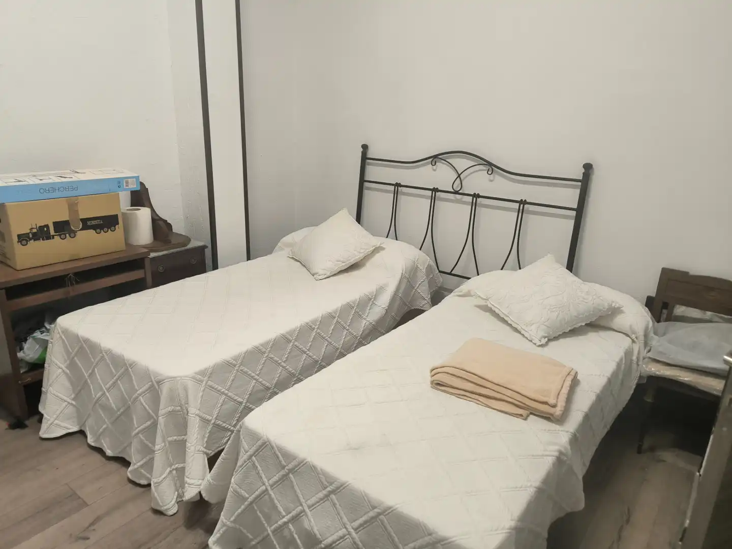 Schlafzimmer von Lagerraum zum Verkauf in Madrid