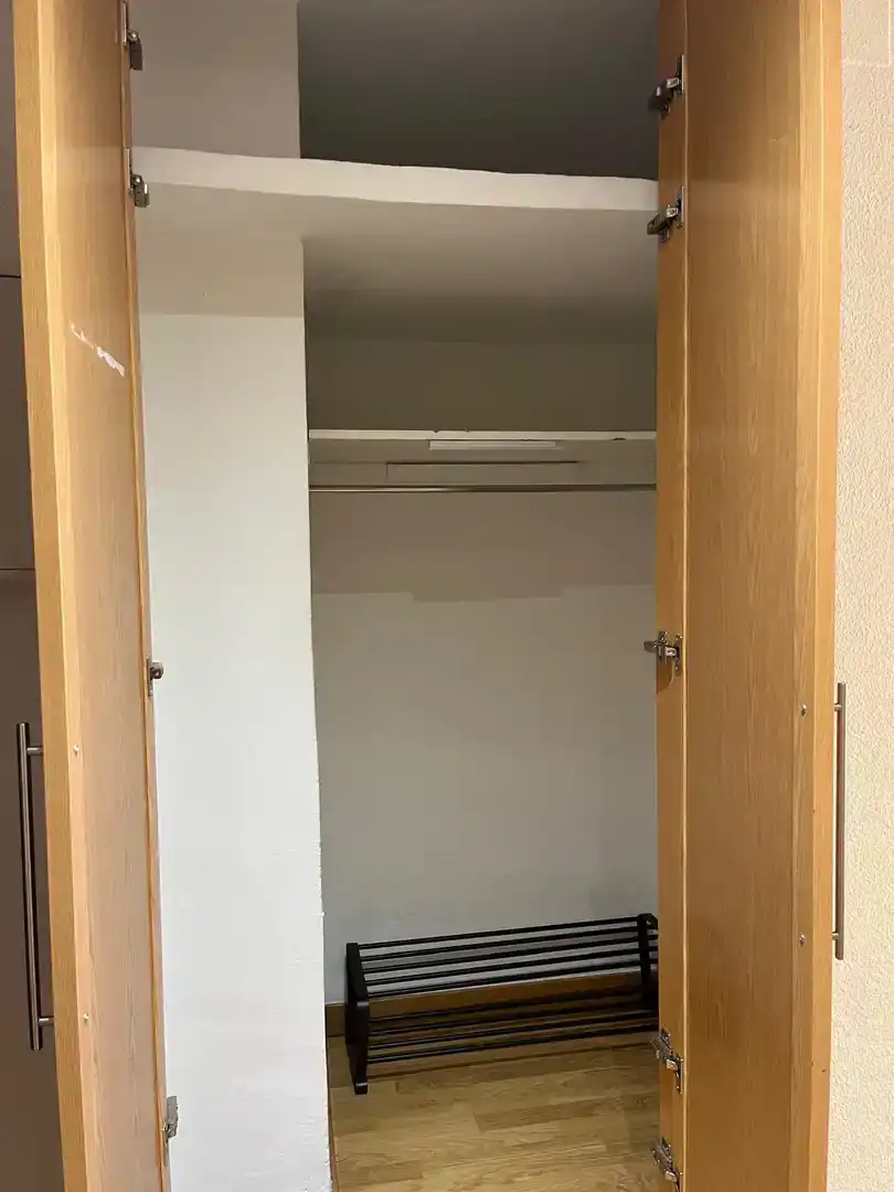 Dormitori de Pis per a compartir en Madrid amb Aire condicionat, Parquet i Balcó