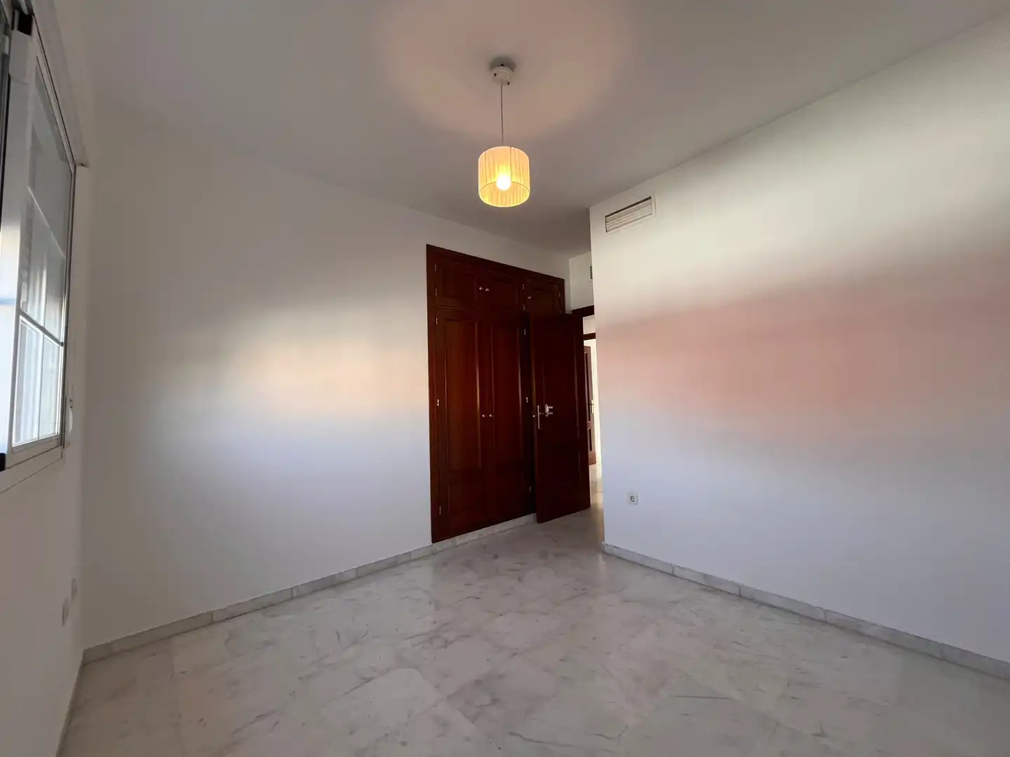 Casa aparellada amb piscina en venda a Colegio Europa, imagen 25