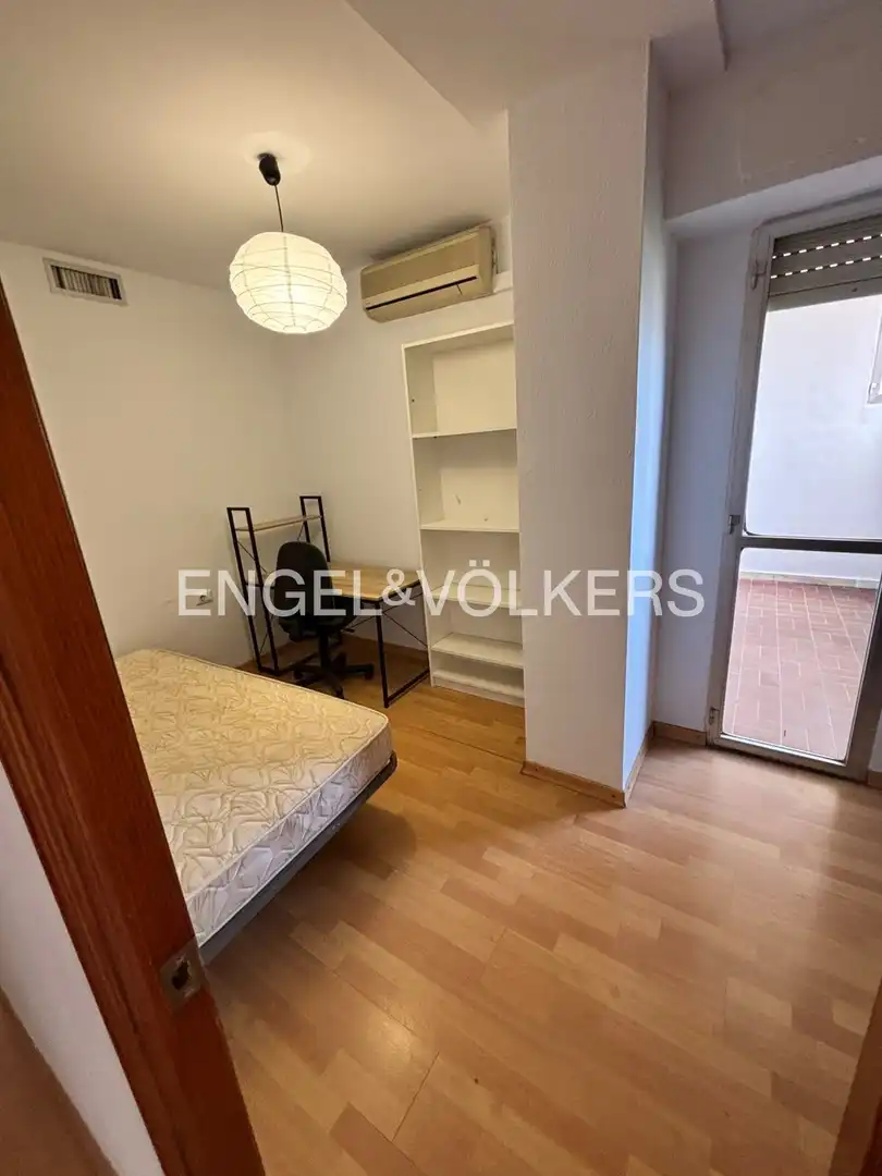 Dormitori de Dúplex de lloguer en Valencia amb Aire condicionat, Calefacció i Moblat