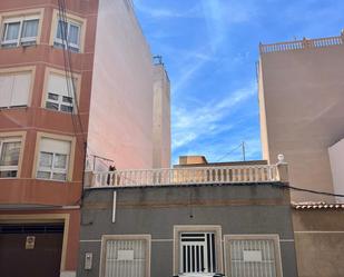 Casa o xalet en venda a Calle Vicente Blasco Ibáñez, 96, Las Piscinas Naturales