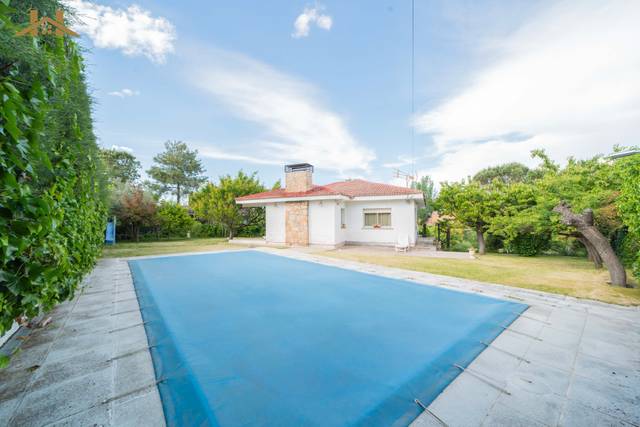 Casa-chalet en Venta en Calle Orduña en Soto de Viñuelas