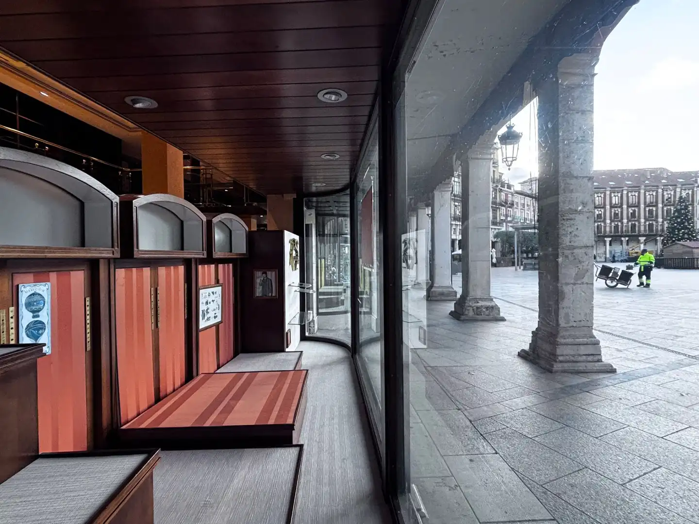 Commercial properties for rent in Burgos  with Air Conditioner, Heating and Furnished