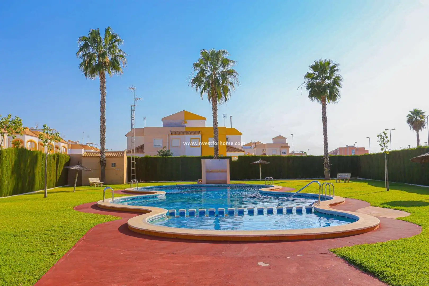Bungalow con piscina en venta en Zona Carrefour - Urbanizaciones, imagen 30