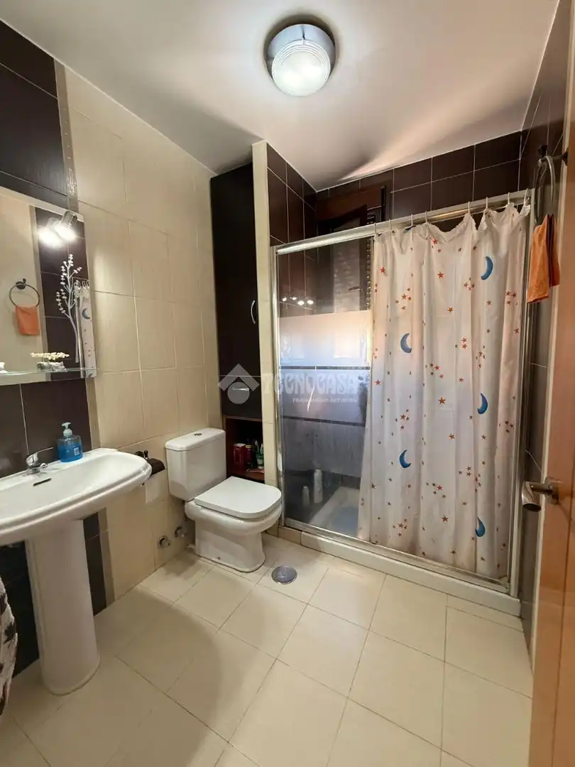 Baño de Casa adosada en venta en Alcalá de Guadaira con Aire acondicionado y Terraza