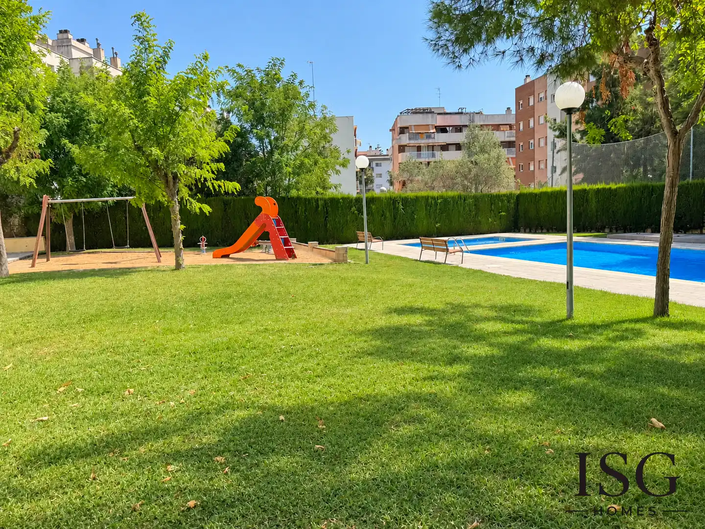 Piscina de Pis en venda en Salou amb Aire condicionat, Calefacció i Jardí privat