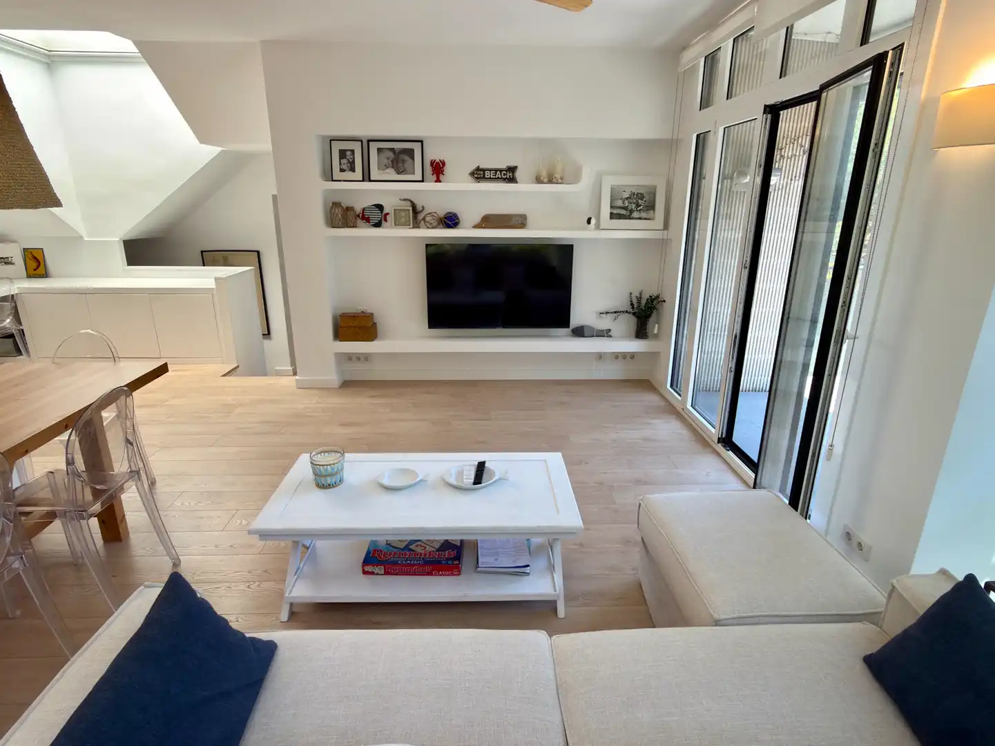 Wohnzimmer von Wohnungen zum Verkauf in Palafrugell mit Klimaanlage, Parkett und Abstellraum