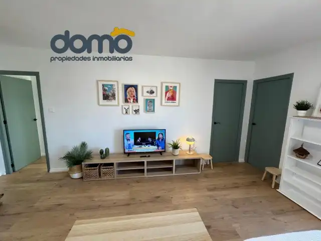 Sala de estar de Piso para compartir en Granada con Parquet, Amueblado y Lavadora