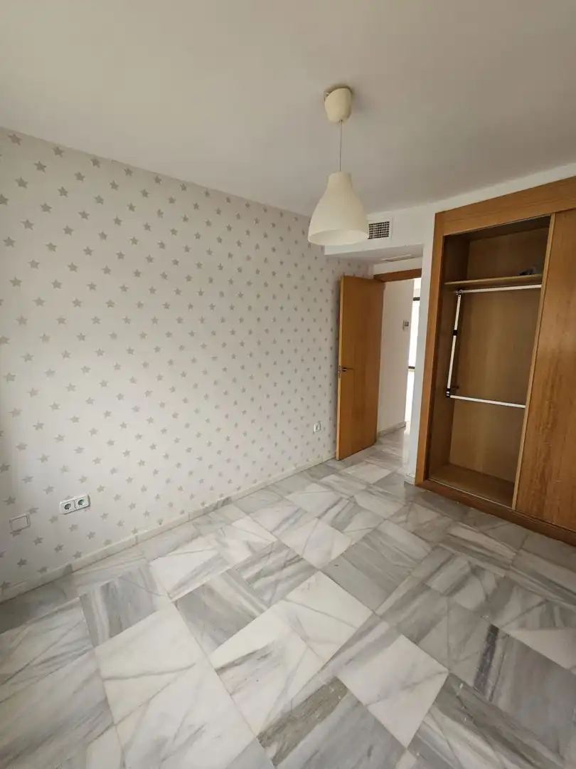 Piso en venta en Nerja con Calefacción, Terraza y Trastero