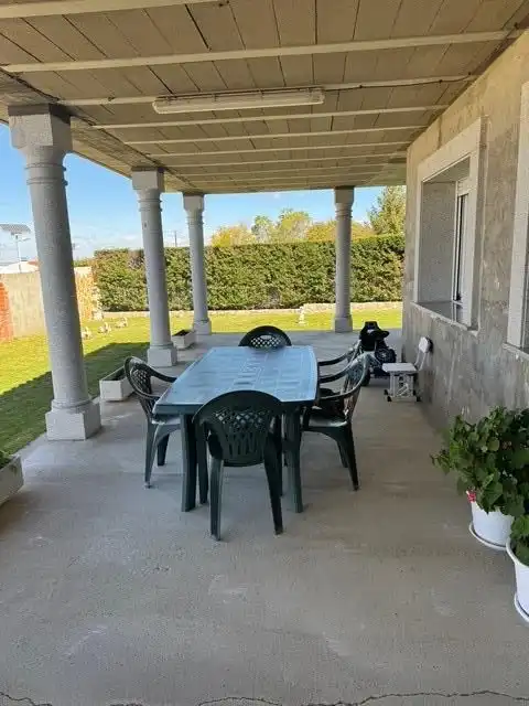 Terrassa de Casa o xalet en venda en Calvarrasa de Arriba amb Calefacció, Jardí privat i Terrassa