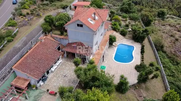Vista exterior de Casa o xalet en venda en As Neves   amb Calefacció, Jardí privat i Parquet