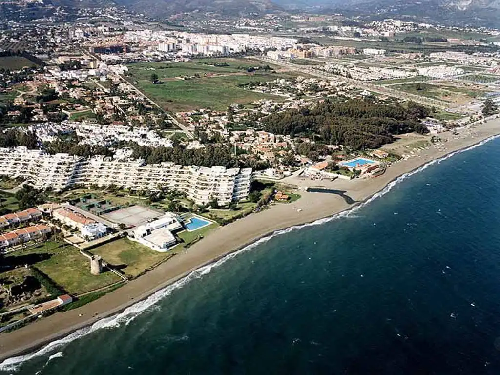 Vista exterior de Piso en venta en Marbella con Calefacción