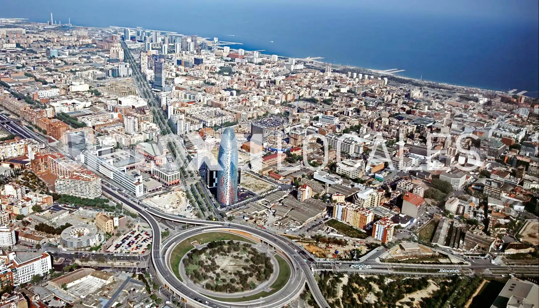 Exterior view of Commercial properties for rent in Eixample