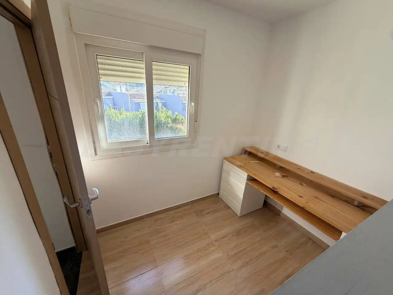 Habitación de Piso en venta en La Línea de la Concepción con Terraza, Amueblado y Alarma
