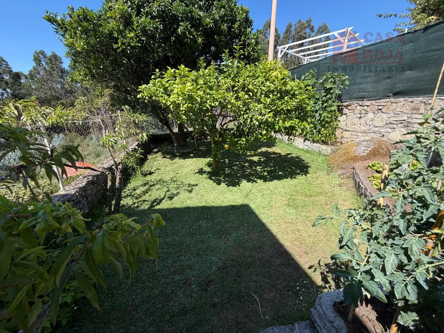 Jardí de Casa o xalet en venda en Cangas  amb Calefacció, Terrassa i Moblat