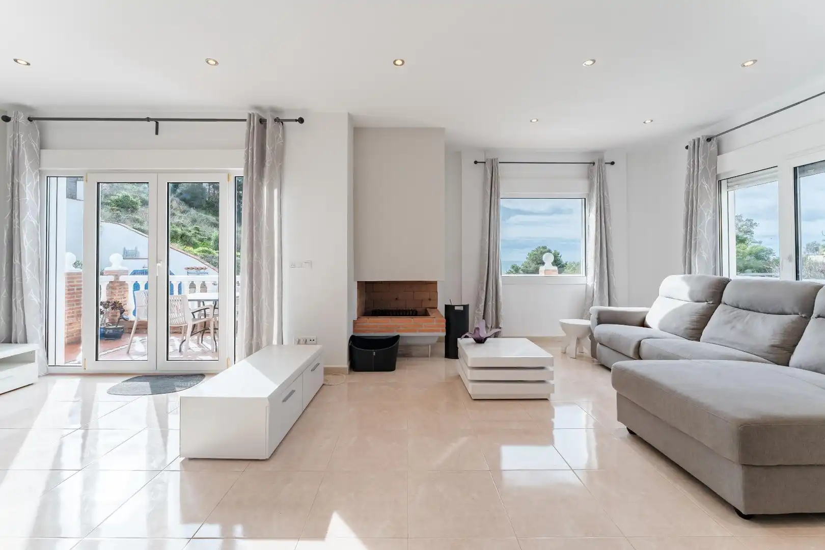 Sala de estar de Casa o chalet en venta en Vélez-Málaga con Piscina comunitaria