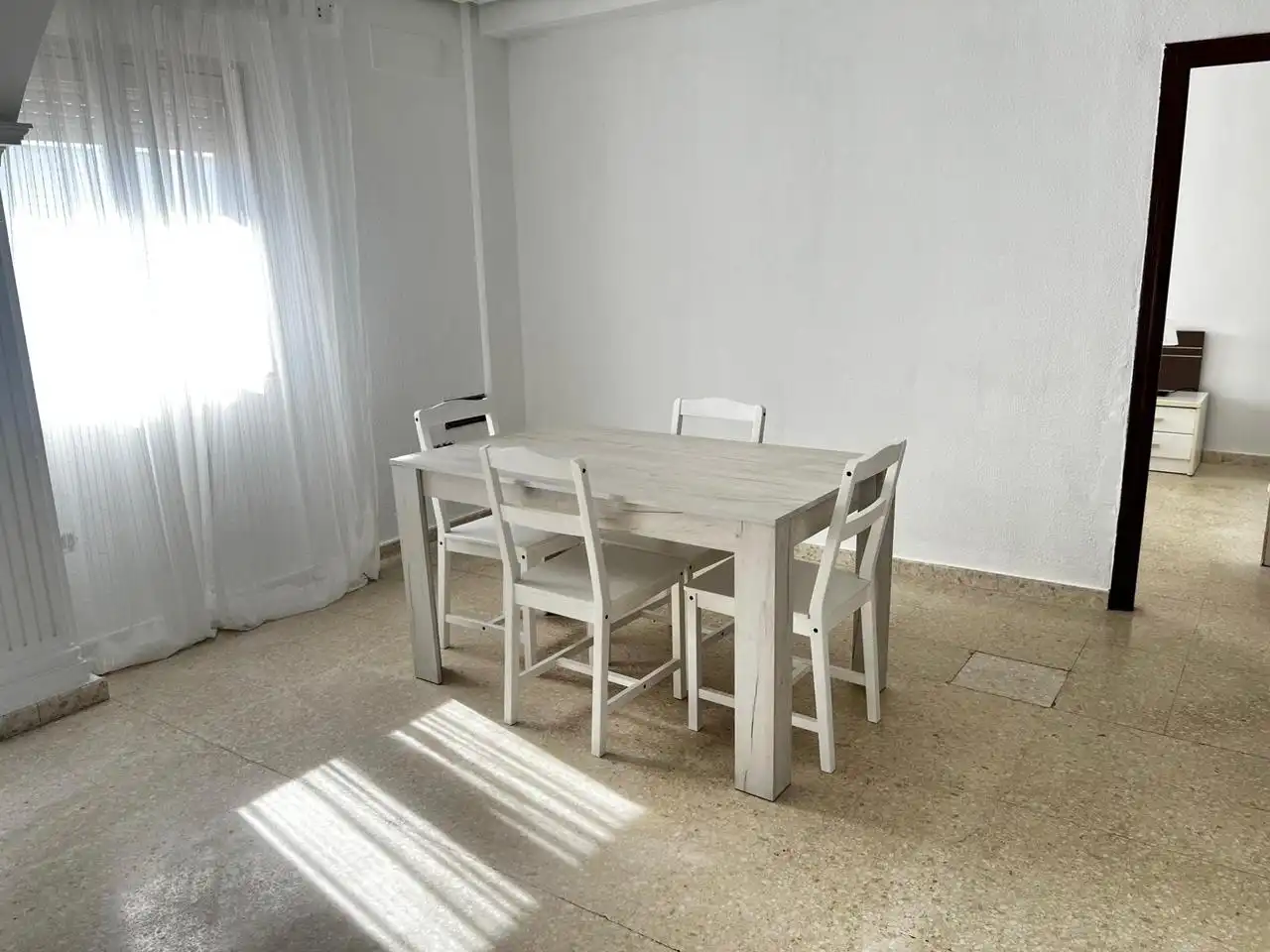 Comedor de Piso en venta en Dos Hermanas con Aire acondicionado, Terraza y Trastero