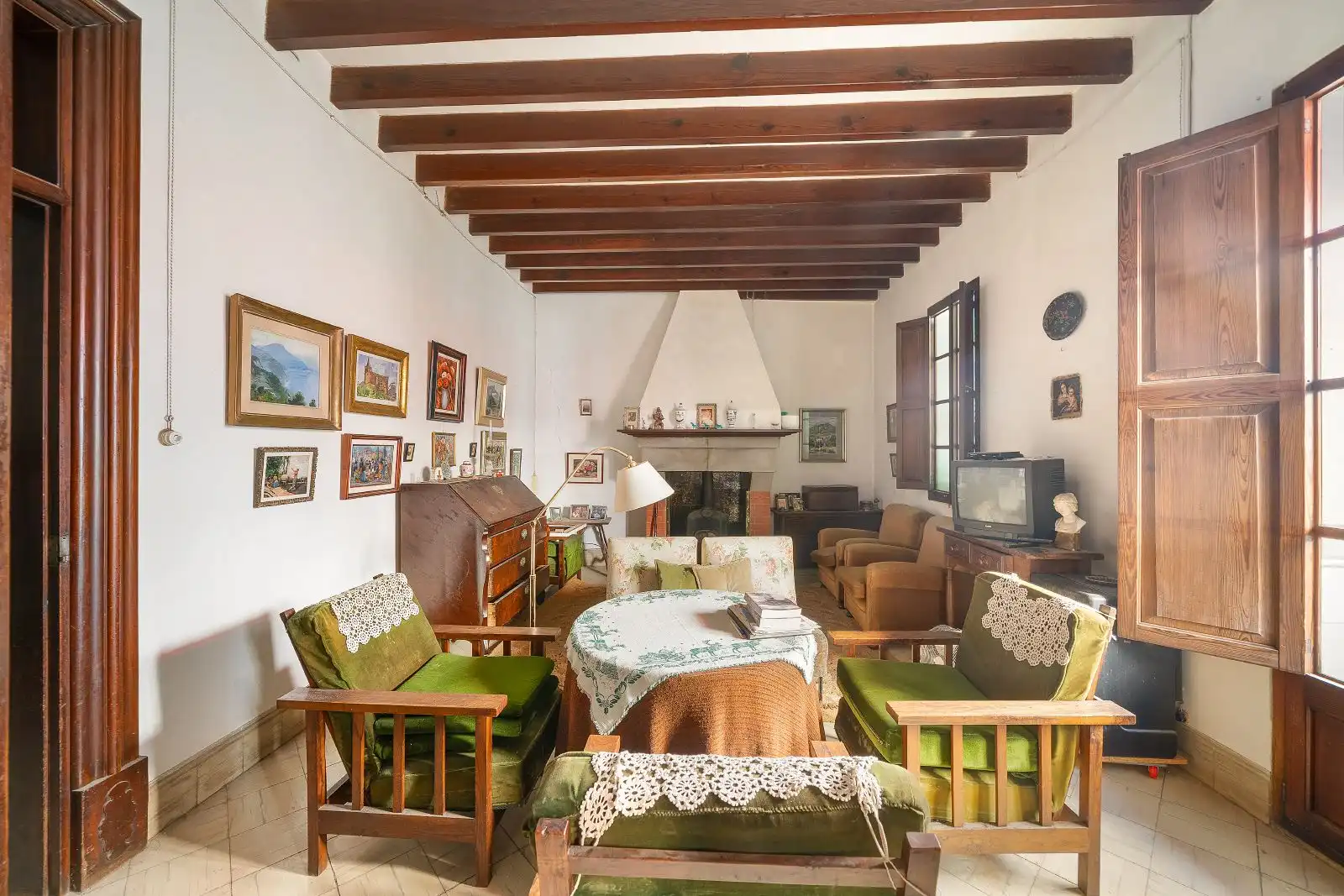 Wohnzimmer von Einfamilien-Reihenhaus zum Verkauf in Sa Pobla mit Heizung, Privatgarten und Terrasse