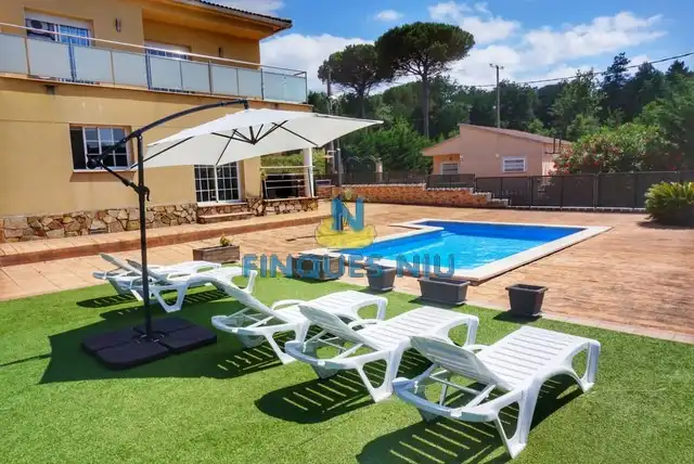 Piscina de Casa o chalet en venta en Vidreres con Jardín privado y Terraza