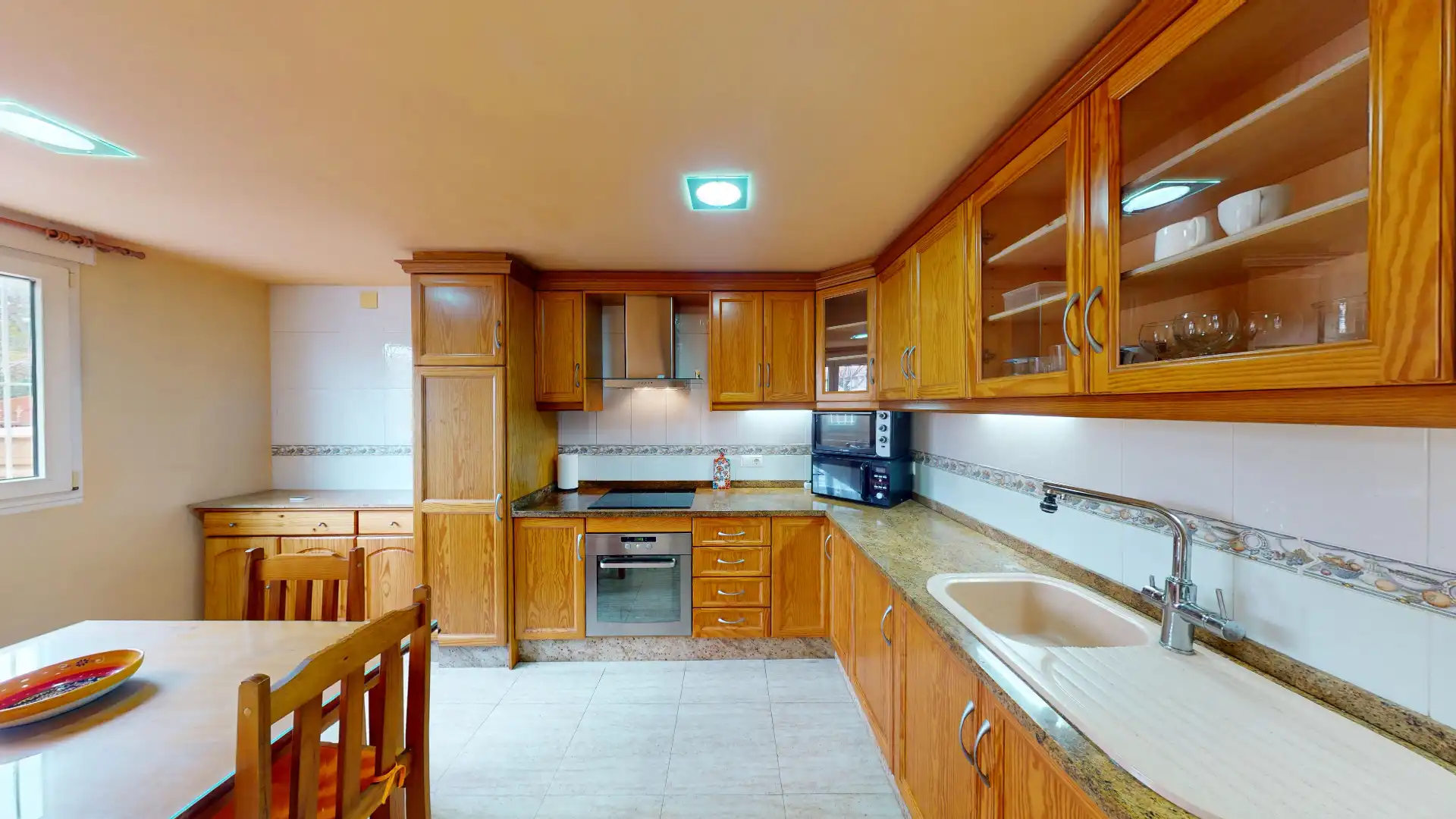 Cocina de Casa o chalet en venta en Alicante / Alacant con Aire acondicionado, Jardín privado y Terraza
