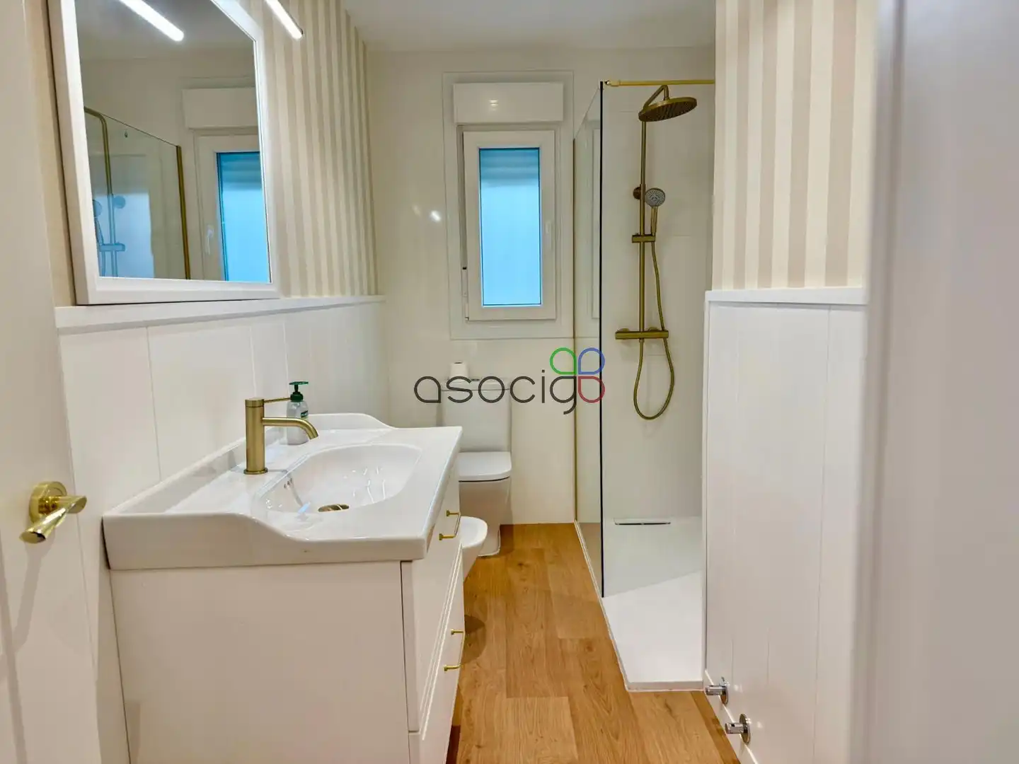 Bathroom of Flat for sale in Guadalajara  with Heating, Terrace and Storage room