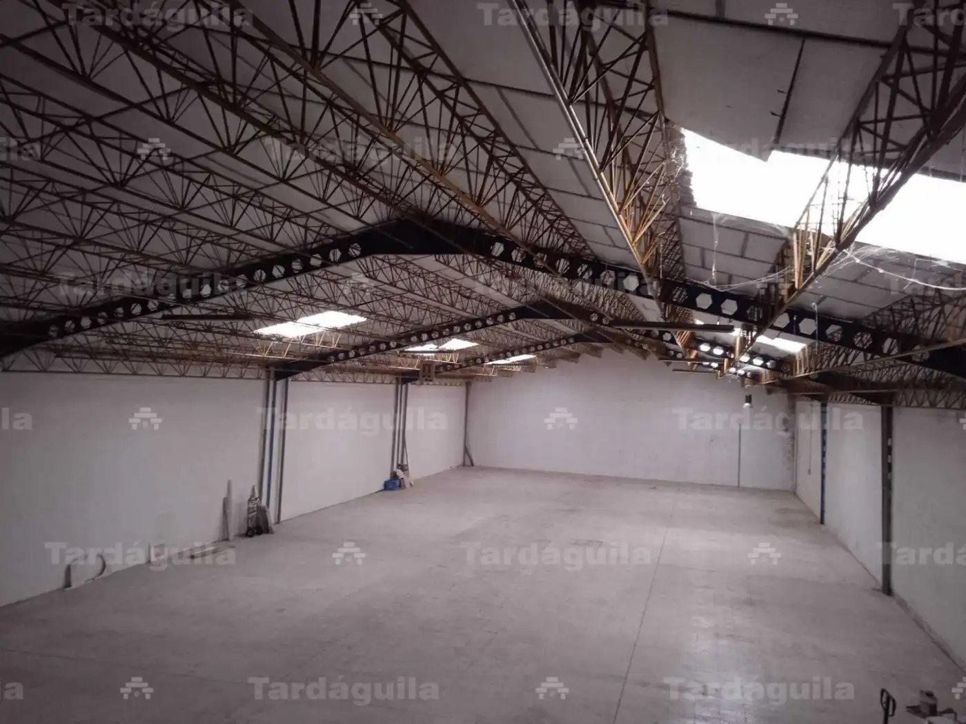 Industrial building for sale in Villares de la Reina, imagen 8