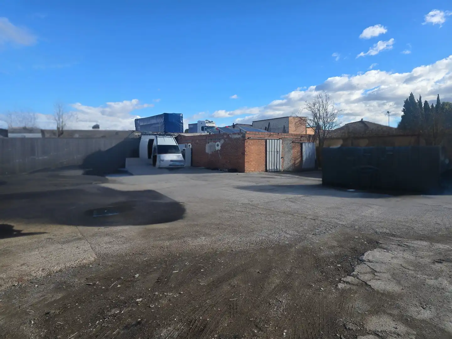 Vista exterior de Finca rústica en venda en Sabadell amb Jardí privat