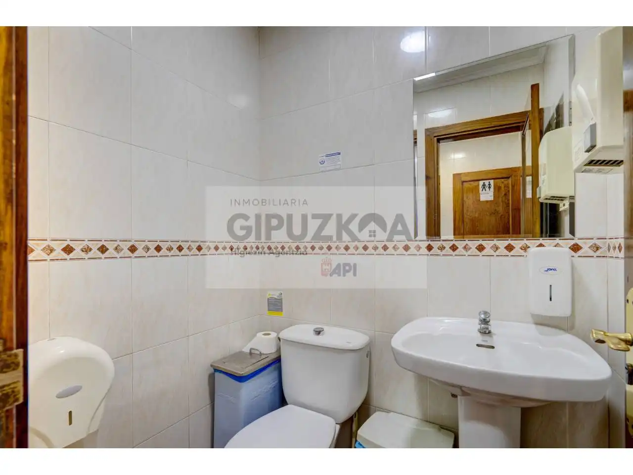 Bathroom of Commercial properties for rent in Deusto