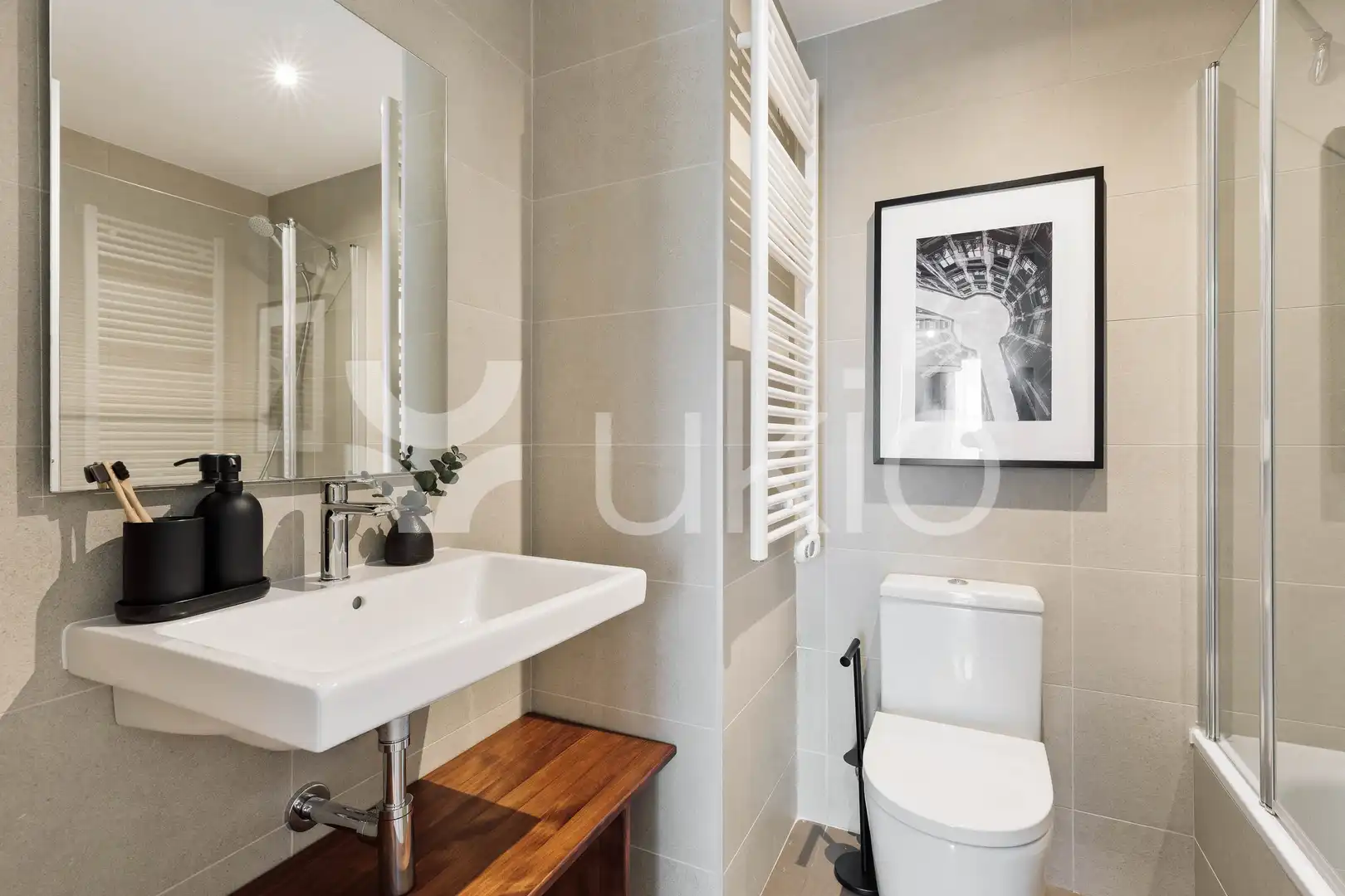 Baño de Apartamento de alquiler en Barcelona con Aire acondicionado, Calefacción y Amueblado