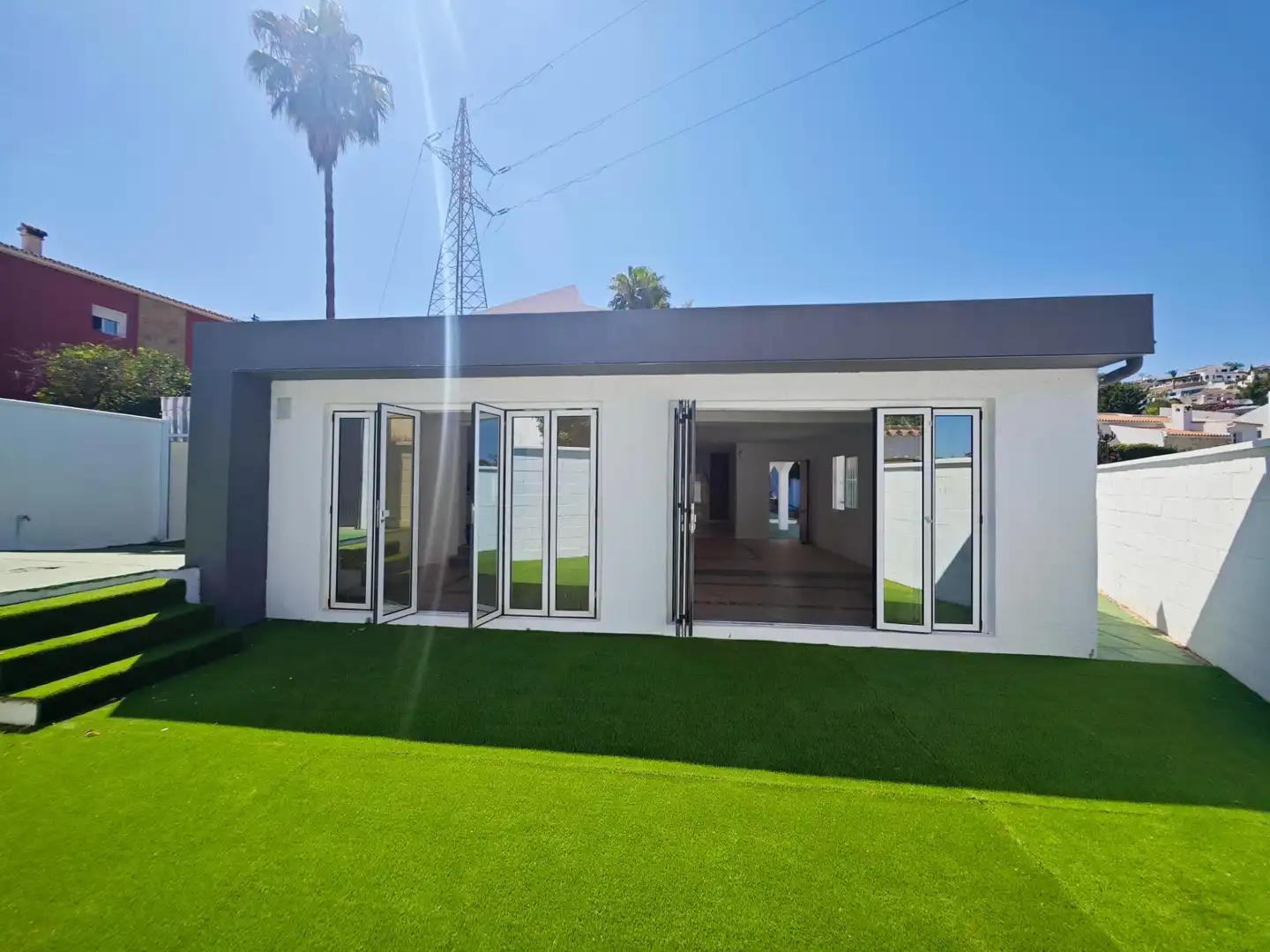 Chalet con piscina en venta en Calle a