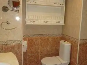 Badezimmer von Wohnung zur Miete in Gijón  mit Heizung und Abstellraum