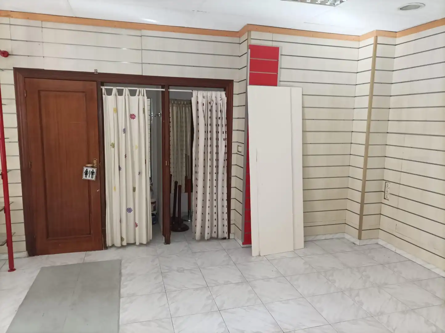 Commercial properties for rent in Granada  with Air Conditioner