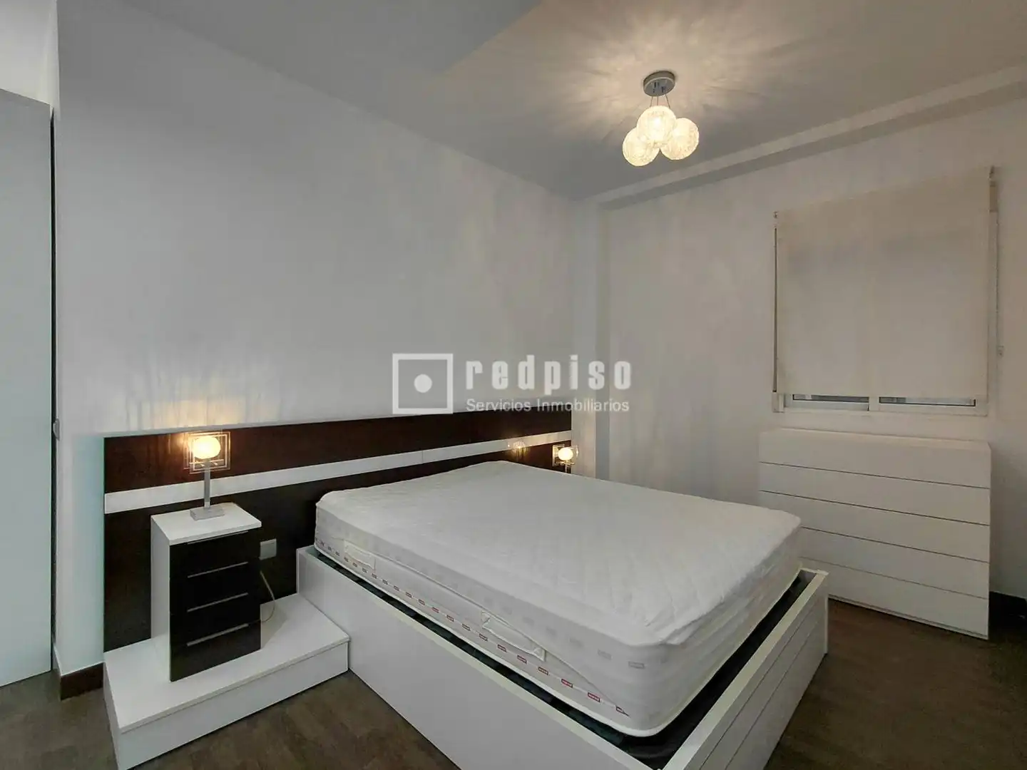 Habitación de Piso de alquiler en Valencia con Aire acondicionado y Amueblado