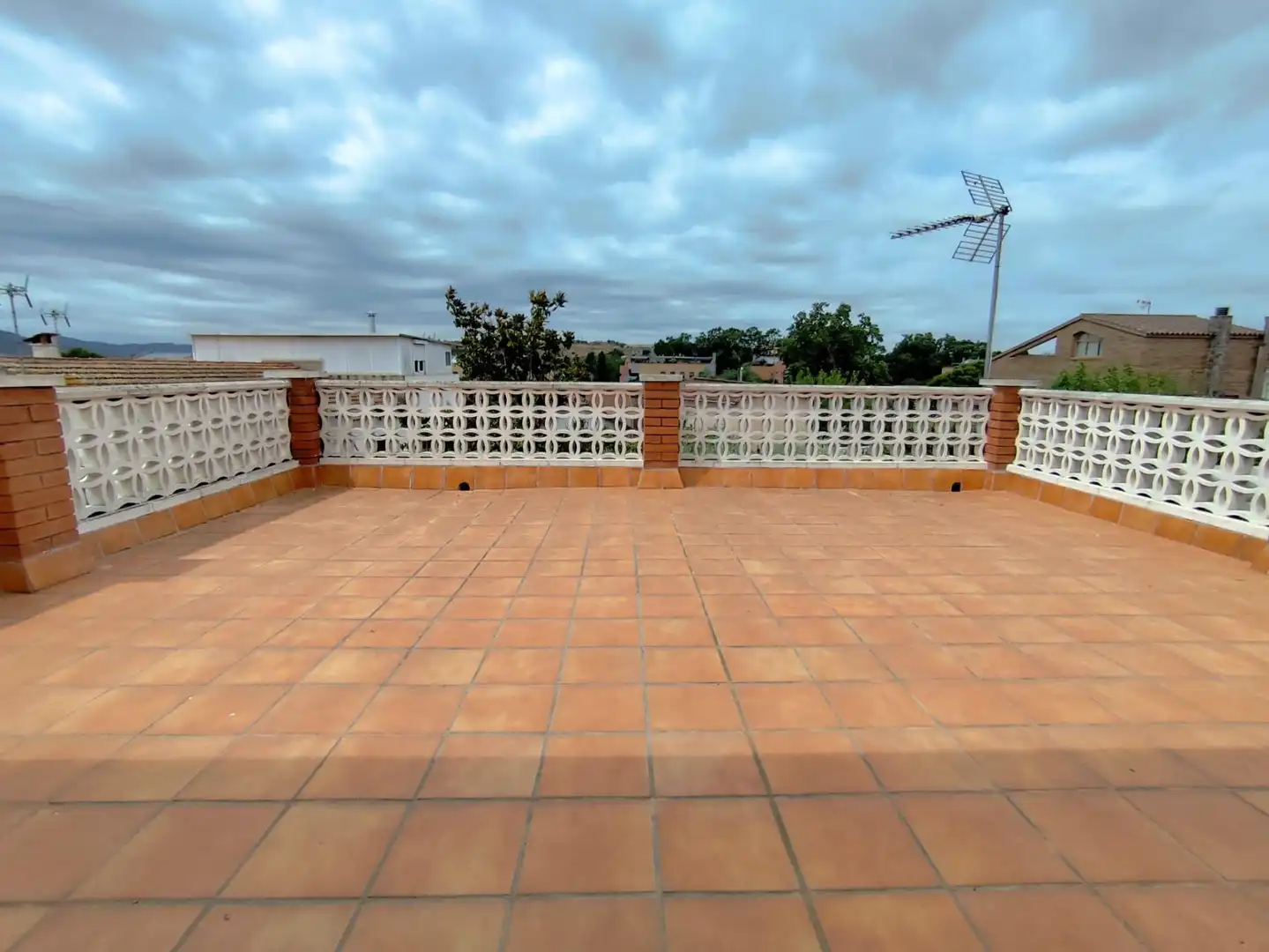 Terraza de Casa o chalet en venta en Santa Perpètua de Mogoda con Aire acondicionado, Calefacción y Jardín privado