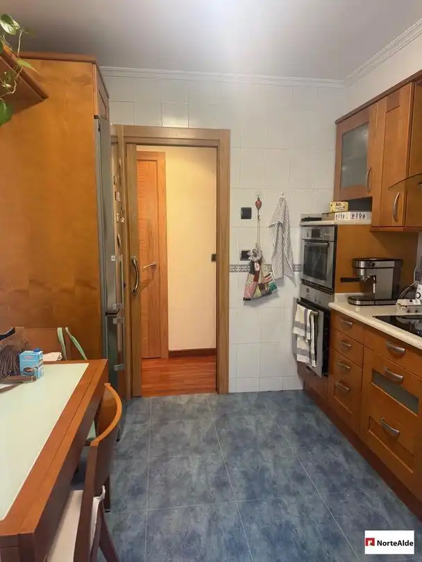 Küche von Wohnung zum Verkauf in Barakaldo  mit Heizung, Privatgarten und Abstellraum