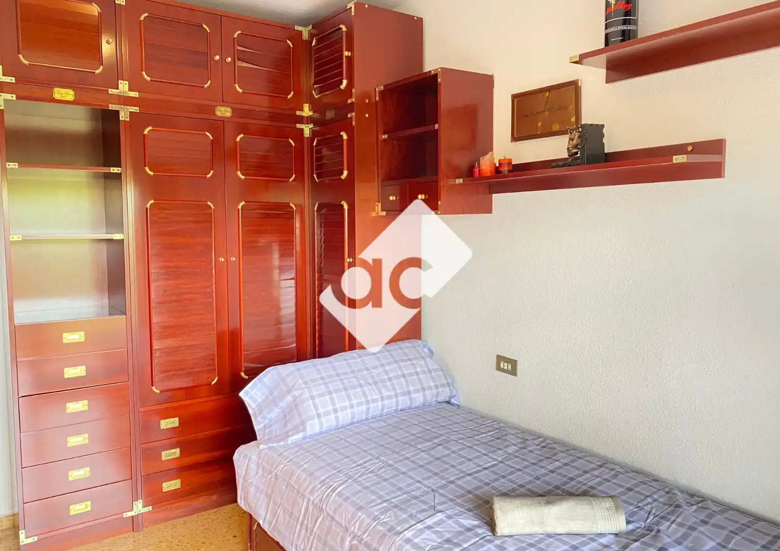 Habitación de Piso de alquiler en Valencia con Calefacción, Amueblado y Horno