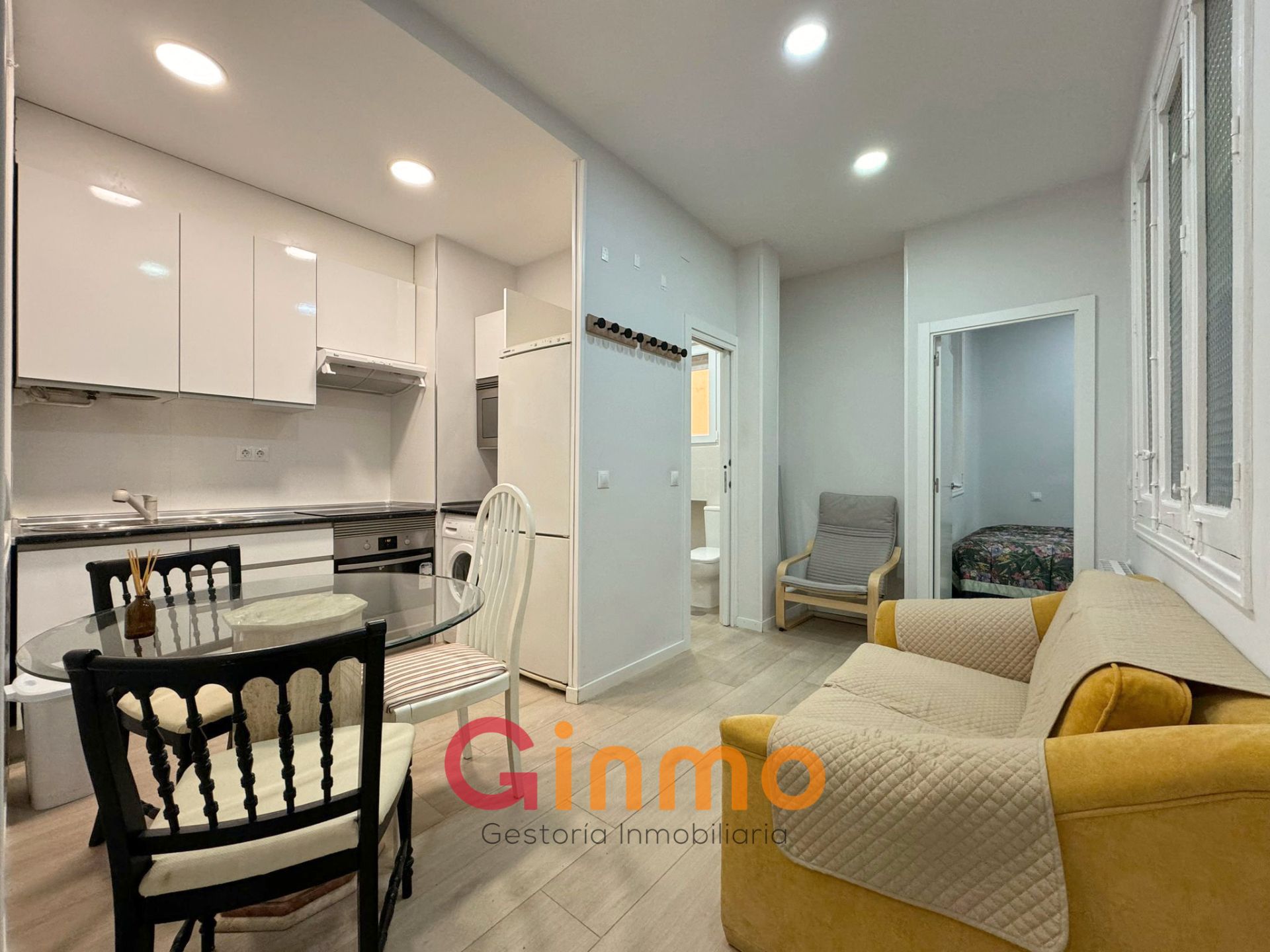 Bedroom of Flat to rent in  Madrid Capital  with Heating, Furnished and Oven