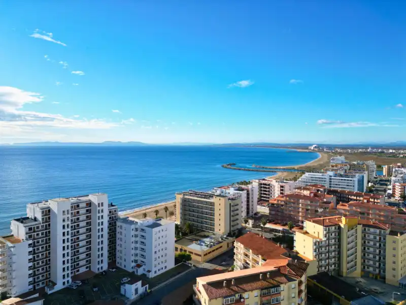 Außenansicht von Maisonette zum Verkauf in Roses mit Klimaanlage, Heizung und Terrasse