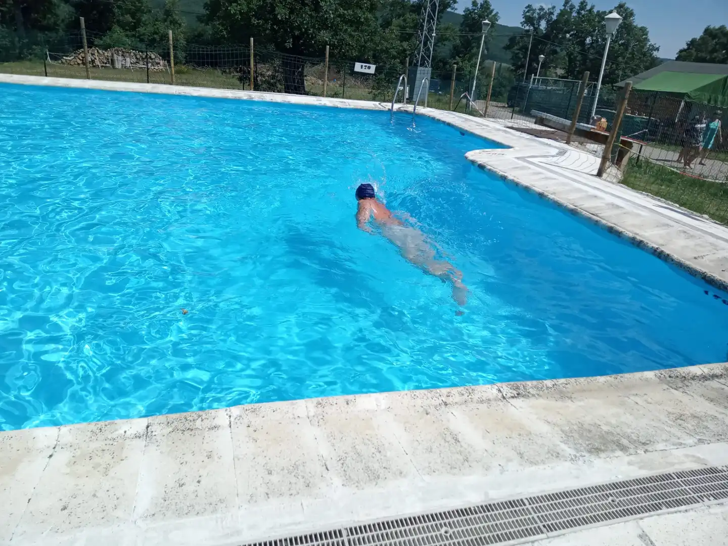 Piscina de Casa o xalet en venda en Valdepiélago amb Terrassa, Traster i Moblat