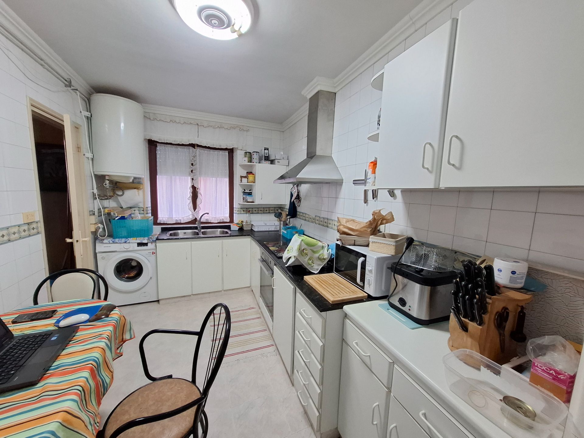 Cocina de Casa adosada en venta en Viveiro con Calefacción, Trastero y Amueblado