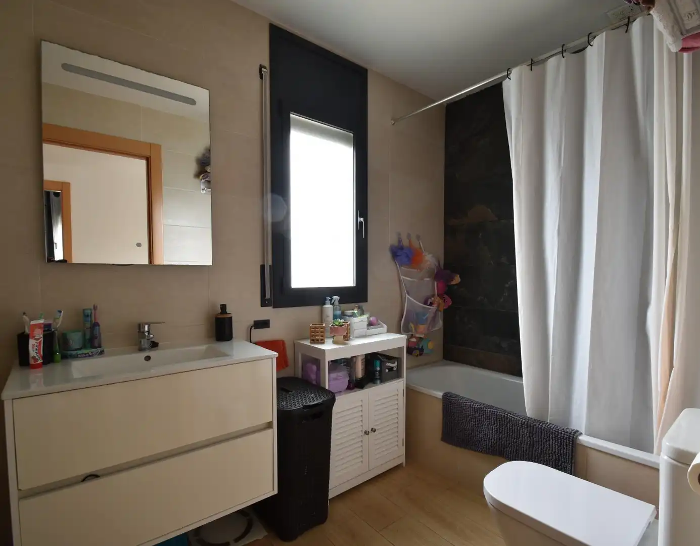 Bany de Casa adosada en venda en Cunit amb Aire condicionat, Jardí privat i Terrassa
