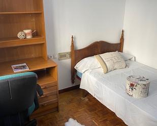 Dormitori de Pis per a compartir en Salamanca Capital amb Calefacció, Parquet i Moblat