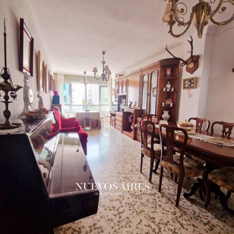 Piso en Alquiler en Avenida del Cerro Falón en Centro - Calzada - Cabo Noval