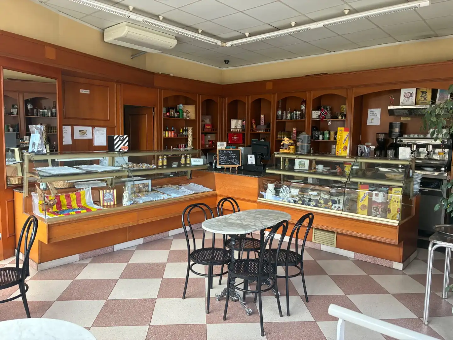 Business premises for transfer in Carrer de la Plaça 97-93