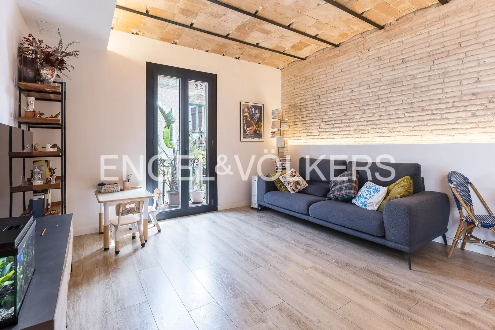Exterior view of Flat for sale in Barcelona  with Air Conditioner, Heating and Balcony