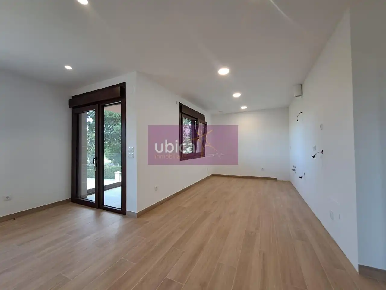 Sala d'estar de Casa o xalet en venda en Tomiño amb Calefacció, Jardí privat i Terrassa