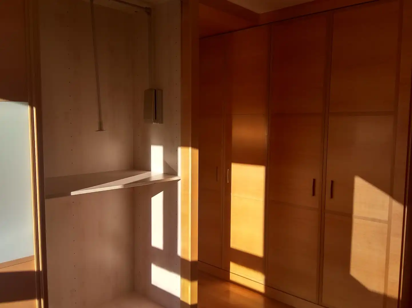 Bedroom of Houses for sale in Zaragoza  with Air Conditioner, Private garden and Parquet flooring