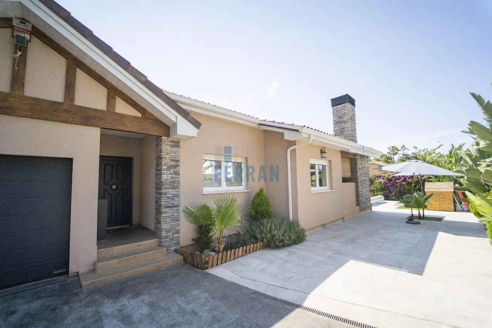Vista exterior de Casa o chalet en venta en El Vendrell con Calefacción, Parquet y Terraza